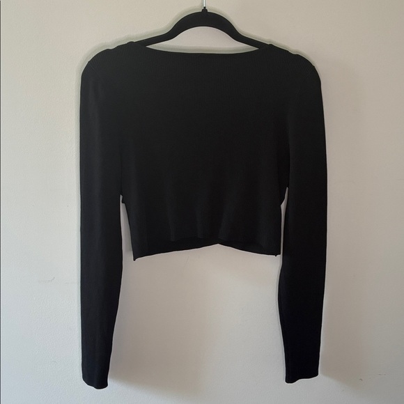 Express Black Long Sleeve Crop Top - Picture 3 of 3